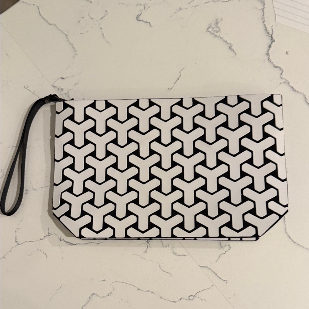 Black and White Geometric Women's Clutch- scuba material